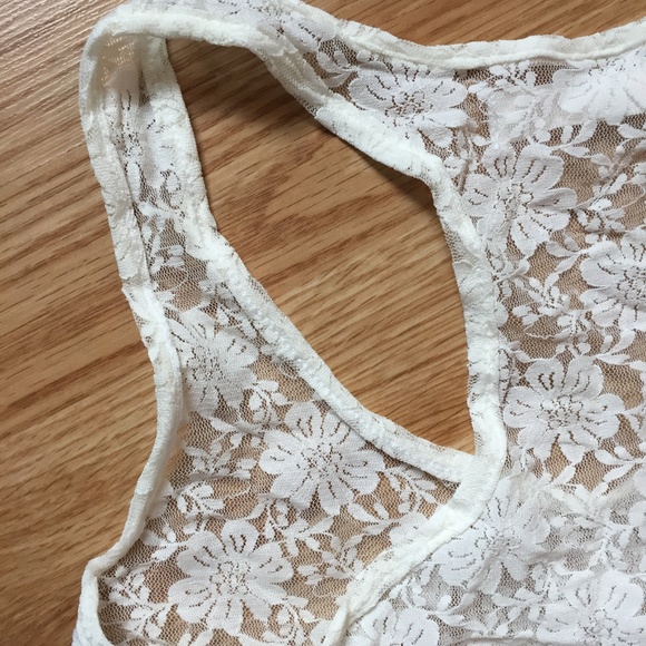 🦋 3/$25 Garage Lace Racer-back Tank - Picture 5 of 6